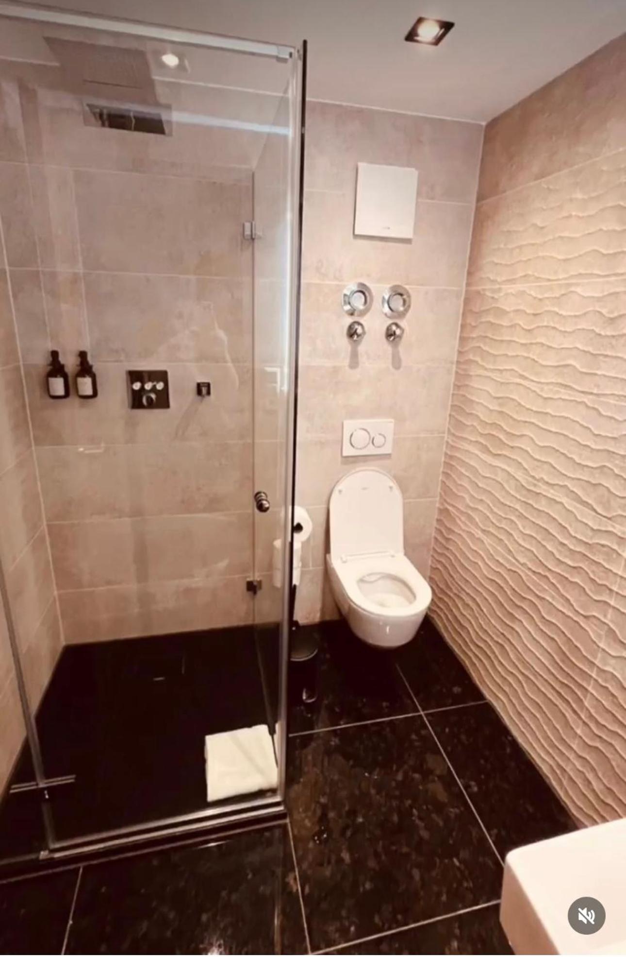 Akropolis Hotel Нюрнберг Экстерьер фото
