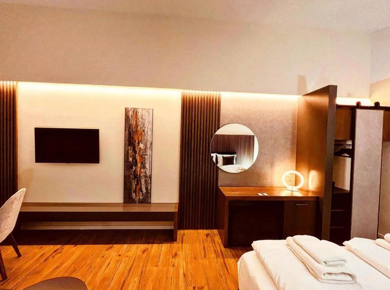 Akropolis Hotel Нюрнберг Экстерьер фото